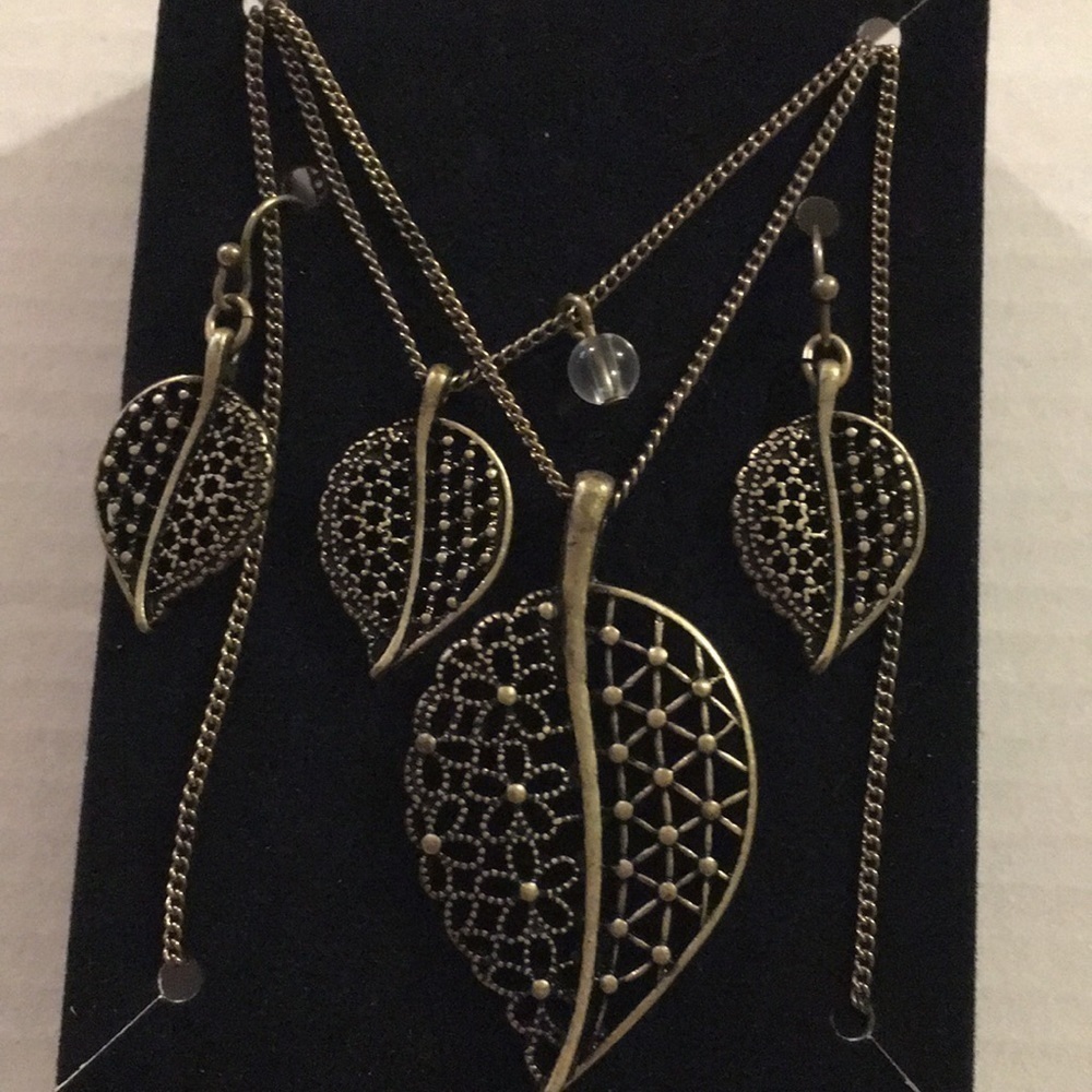 Avon Filigree Leaf 3 piece Gift Set (M)